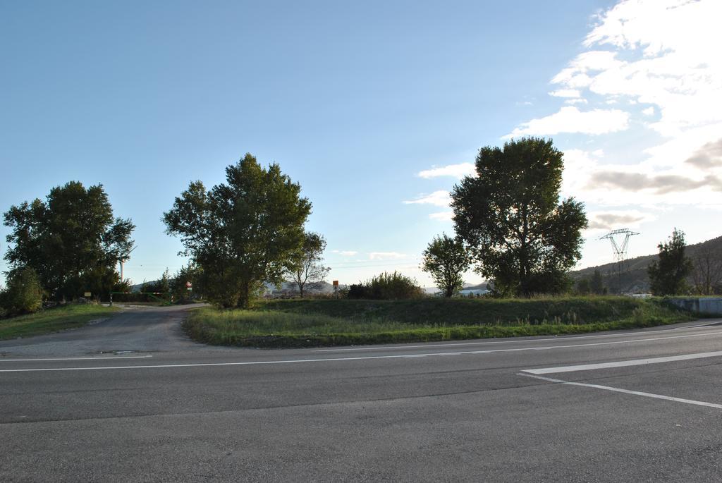 Ibis Budget Loriol Le Pouzin Bagian luar foto