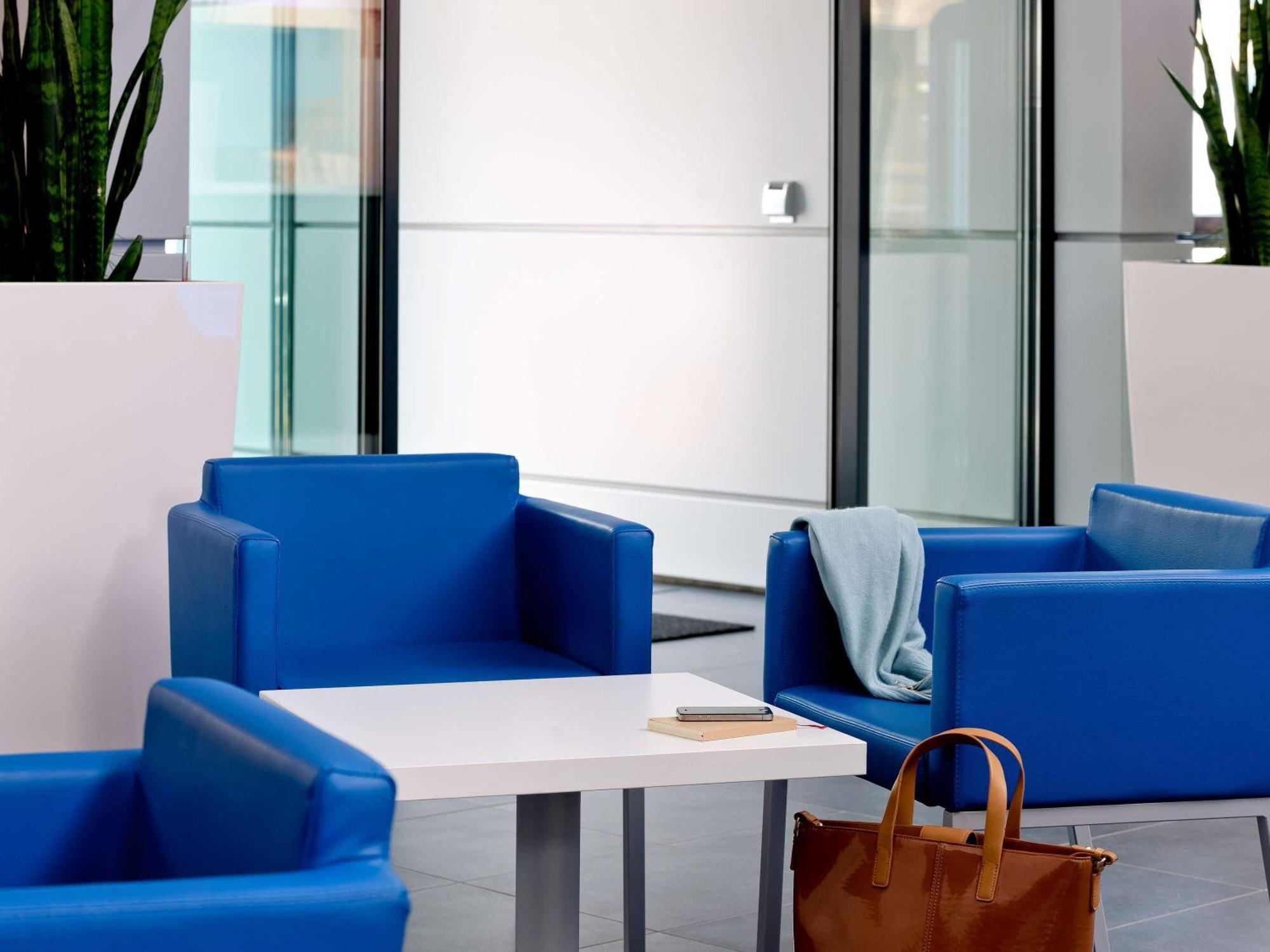 Ibis Budget Loriol Le Pouzin Bagian luar foto