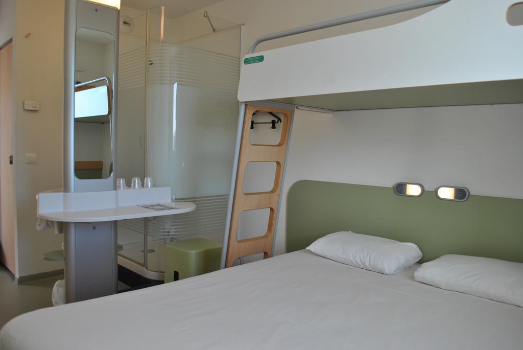 Ibis Budget Loriol Le Pouzin Bagian luar foto