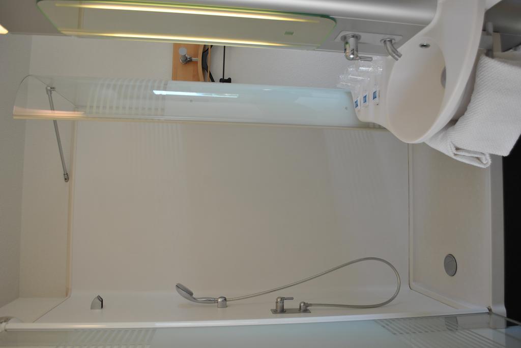 Ibis Budget Loriol Le Pouzin Bagian luar foto