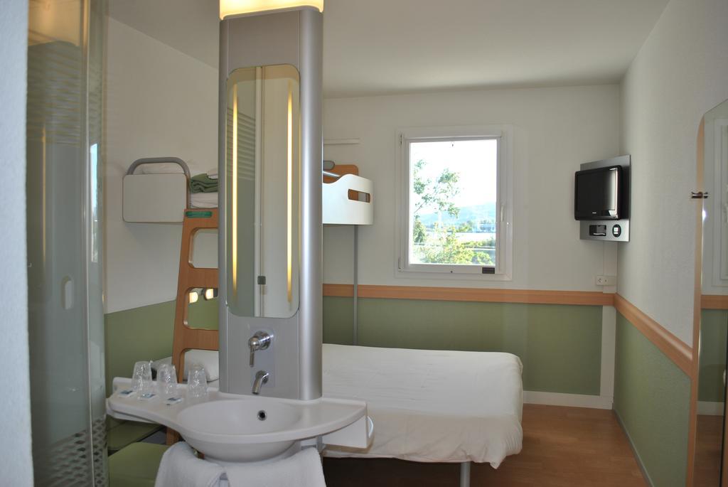 Ibis Budget Loriol Le Pouzin Bagian luar foto