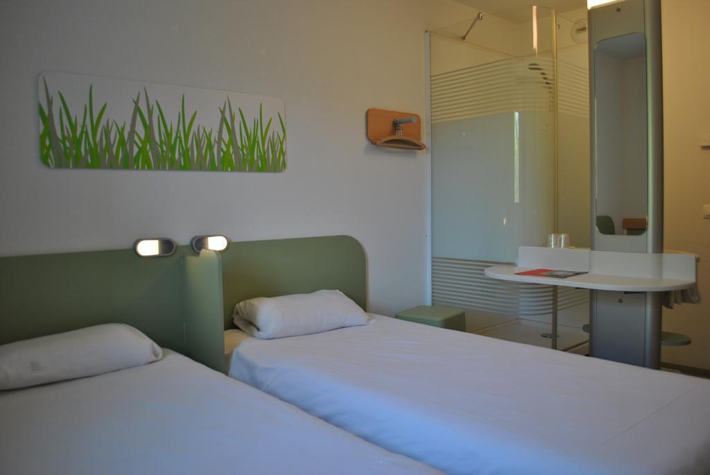 Ibis Budget Loriol Le Pouzin Bagian luar foto
