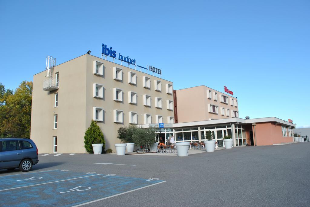 Ibis Budget Loriol Le Pouzin Bagian luar foto