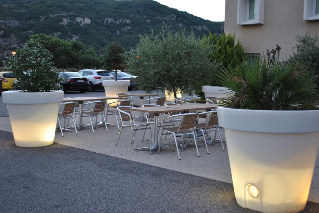 Ibis Budget Loriol Le Pouzin Bagian luar foto
