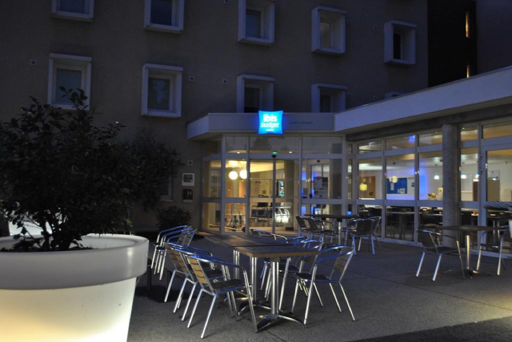 Ibis Budget Loriol Le Pouzin Bagian luar foto