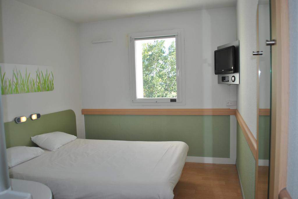 Ibis Budget Loriol Le Pouzin Bagian luar foto