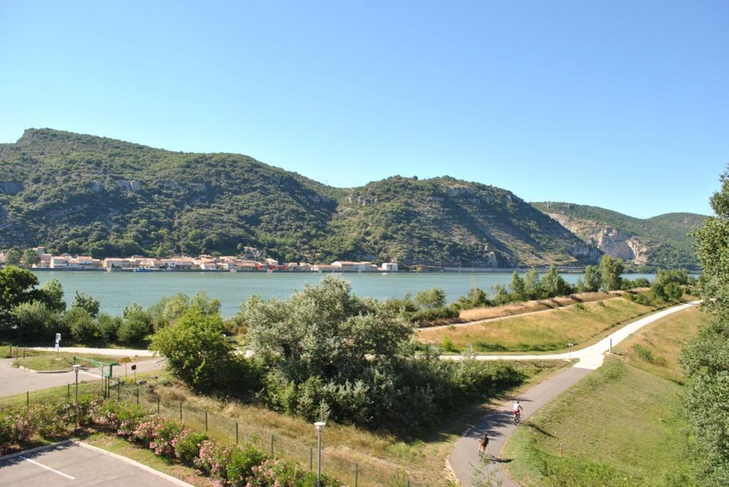 Ibis Budget Loriol Le Pouzin Bagian luar foto