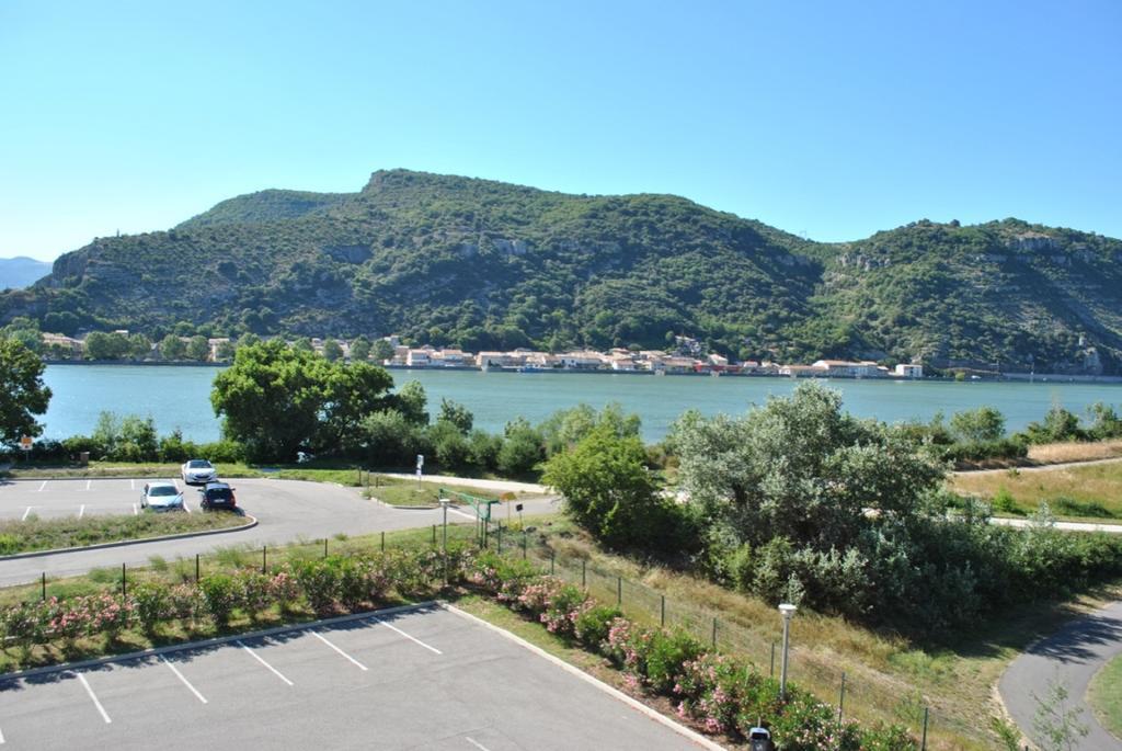 Ibis Budget Loriol Le Pouzin Bagian luar foto