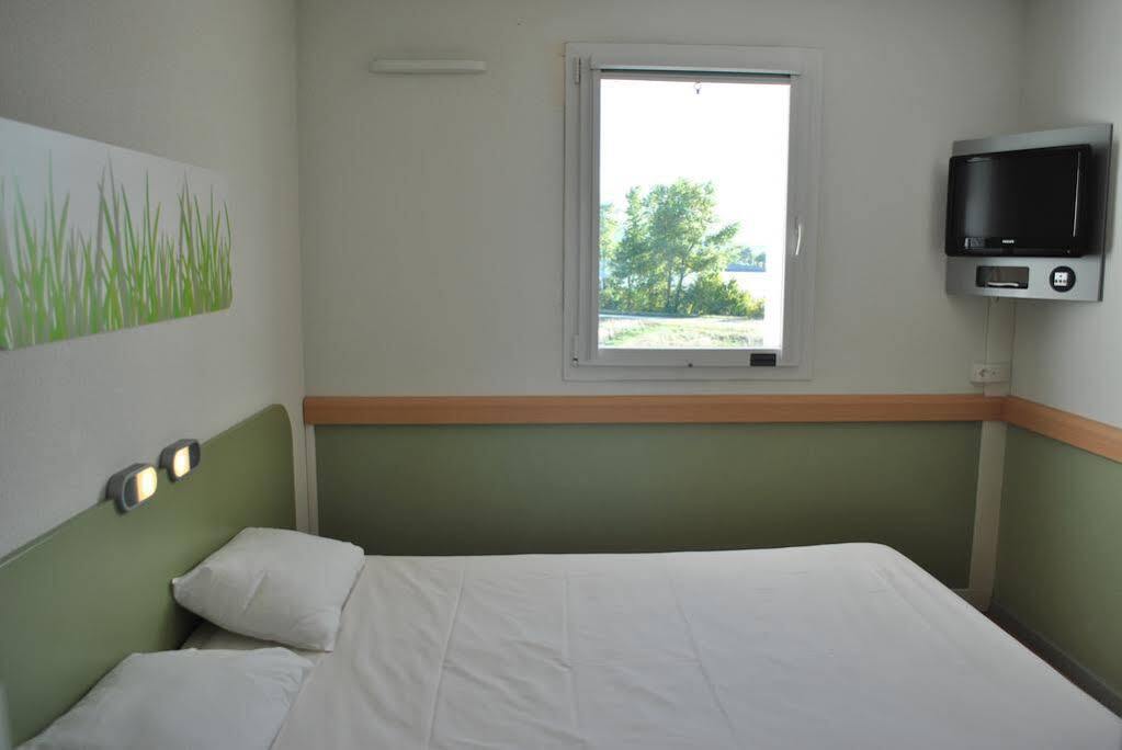 Ibis Budget Loriol Le Pouzin Bagian luar foto